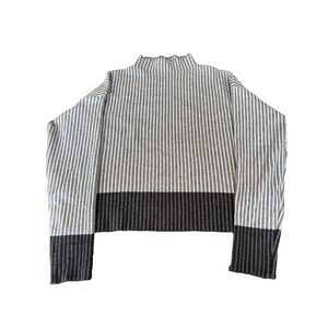 Aritzia Tahari crop grey white stripe women's medium pullover sweater nautical